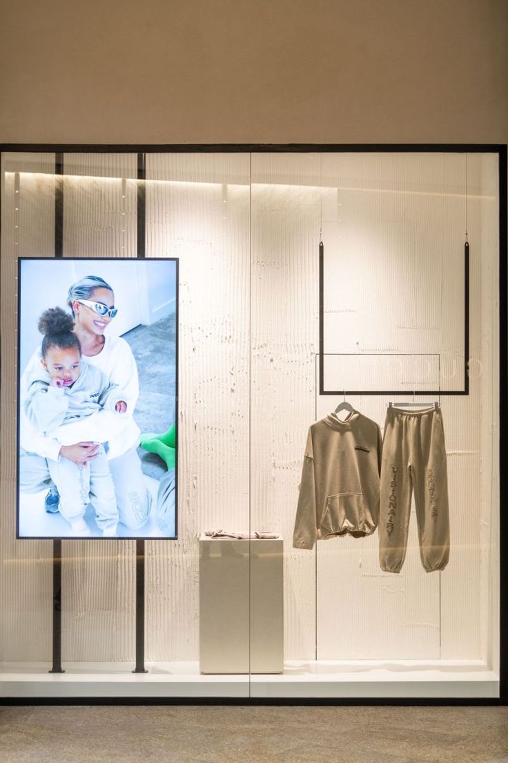 LED Wall verticale in vetrina